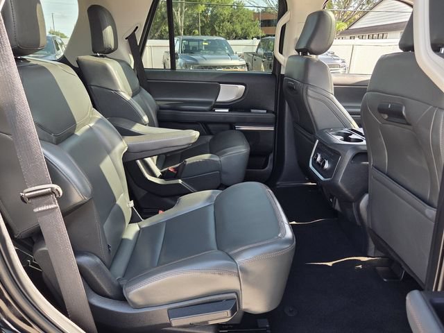 Certified 2025 Ford Expedition Active AWD/4WD image 19