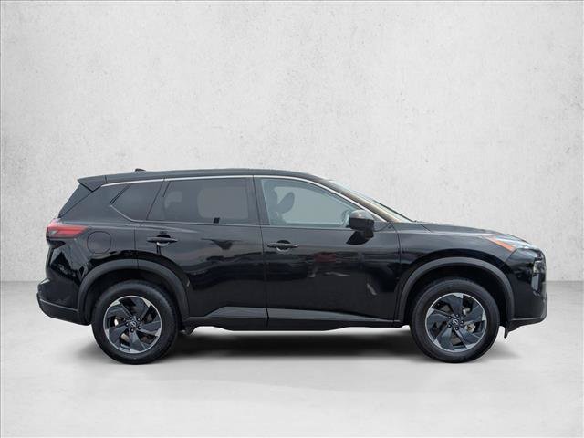 Used 2024 Nissan Rogue SV AWD/4WD image 4