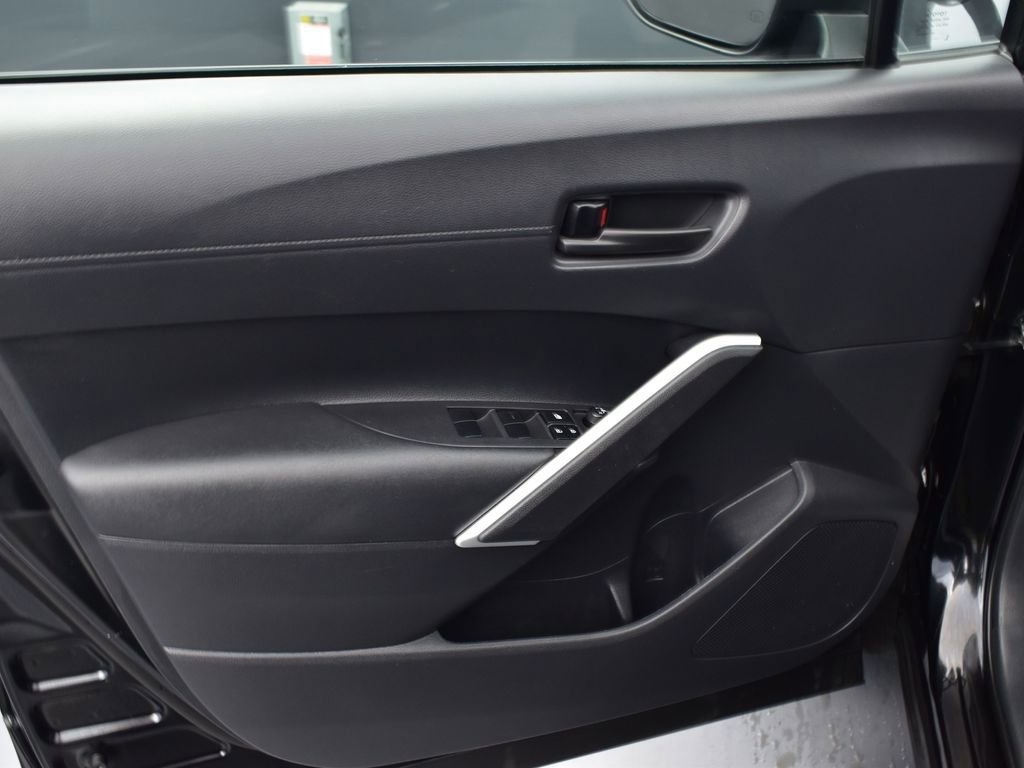Used 2024 Toyota Corolla Cross LE image 11