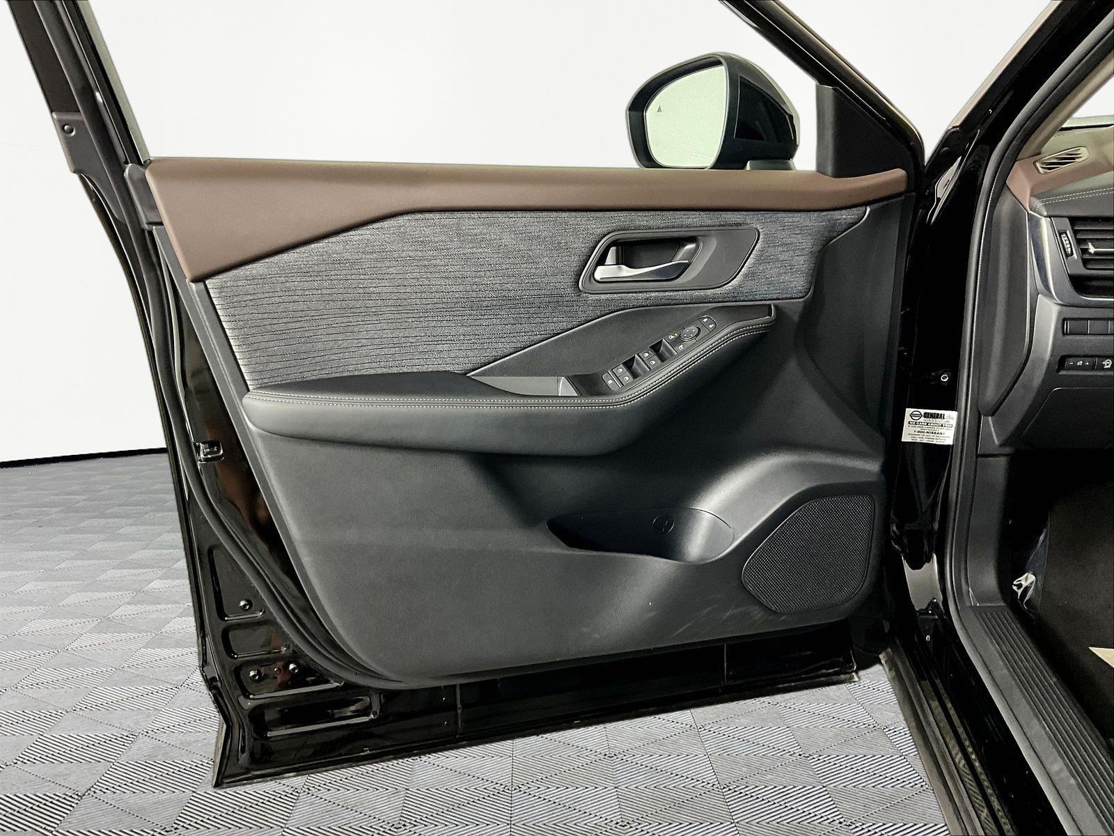 Certified 2023 Nissan Rogue SV AWD/4WD image 20