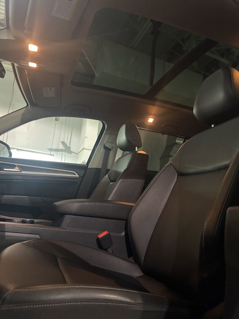 Used 2019 Volkswagen Atlas SE w/ Panoramic Sunroof Package image 2