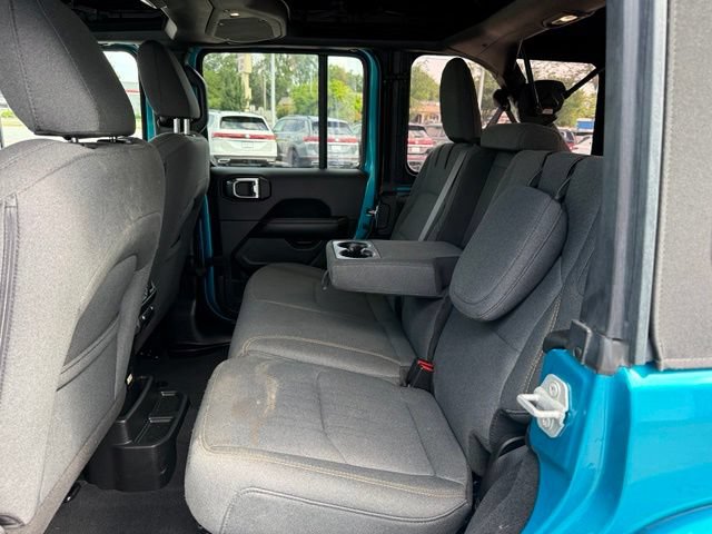 Used 2024 Jeep Wrangler Unlimited Sahara AWD/4WD image 16
