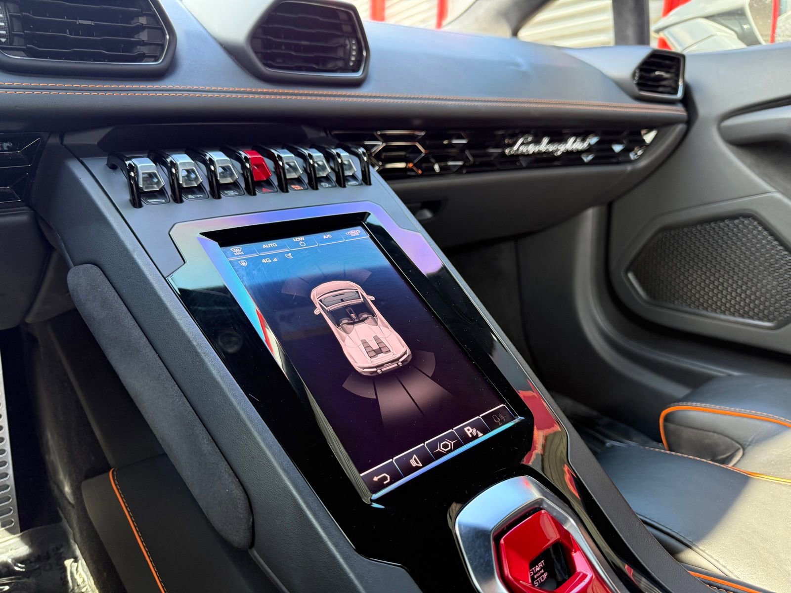 Used 2021 Lamborghini Huracan EVO image 22