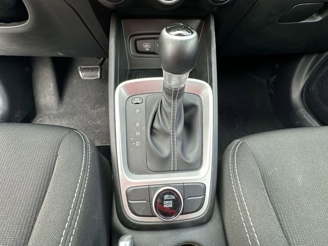 Used 2025 Hyundai Venue SEL image 34