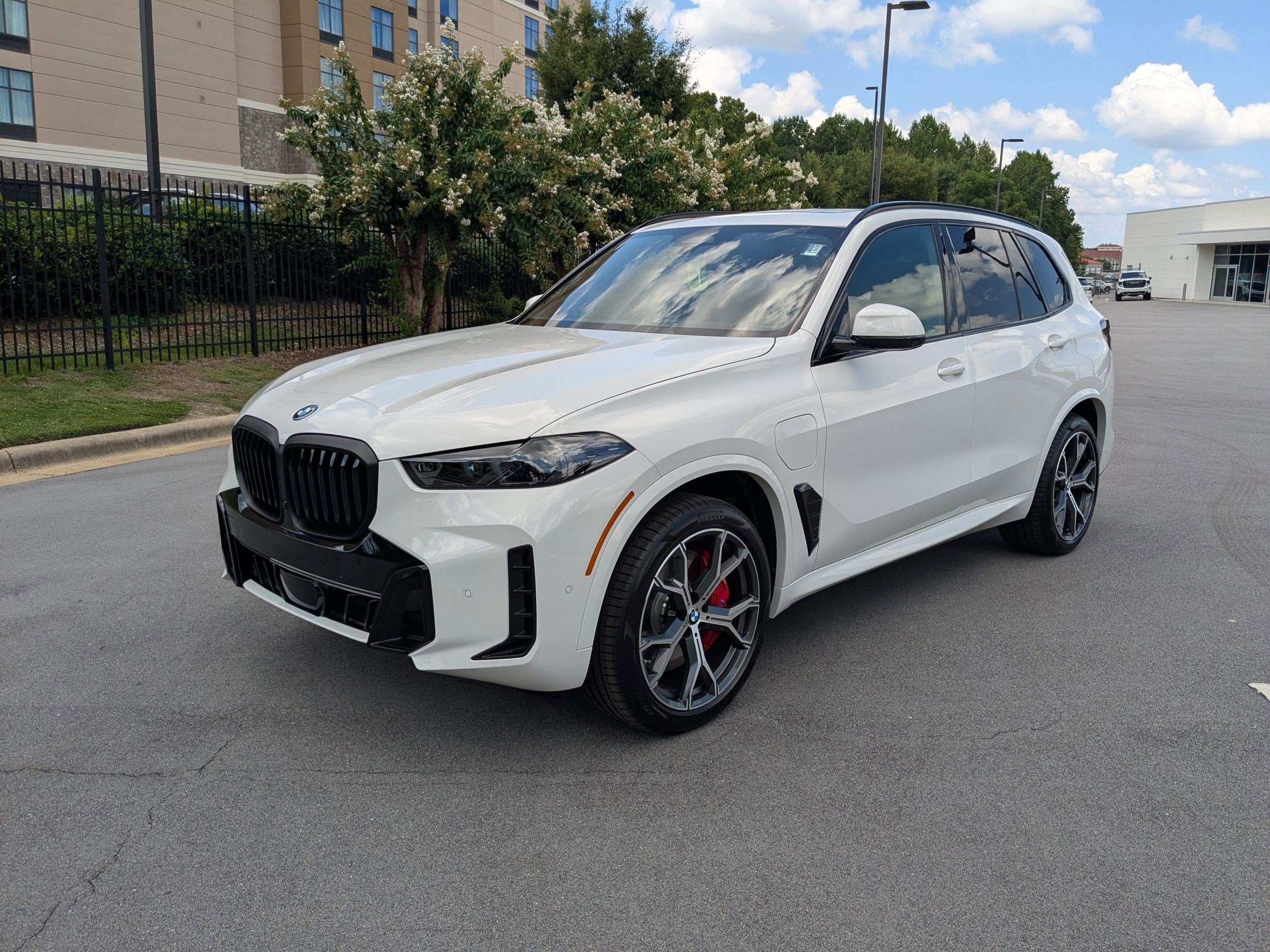 New 2026 BMW X5 xDrive50e w/ M Sport Package image 7