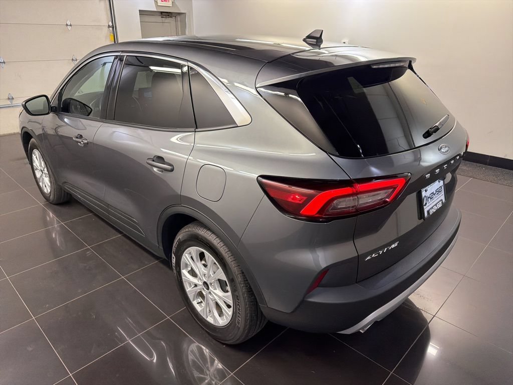 Certified 2024 Ford Escape Active w/ Cold Weather Package FWD image 4
