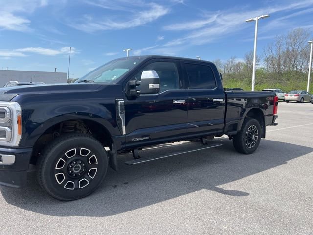 Used 2023 Ford F250 Platinum AWD/4WD image 2
