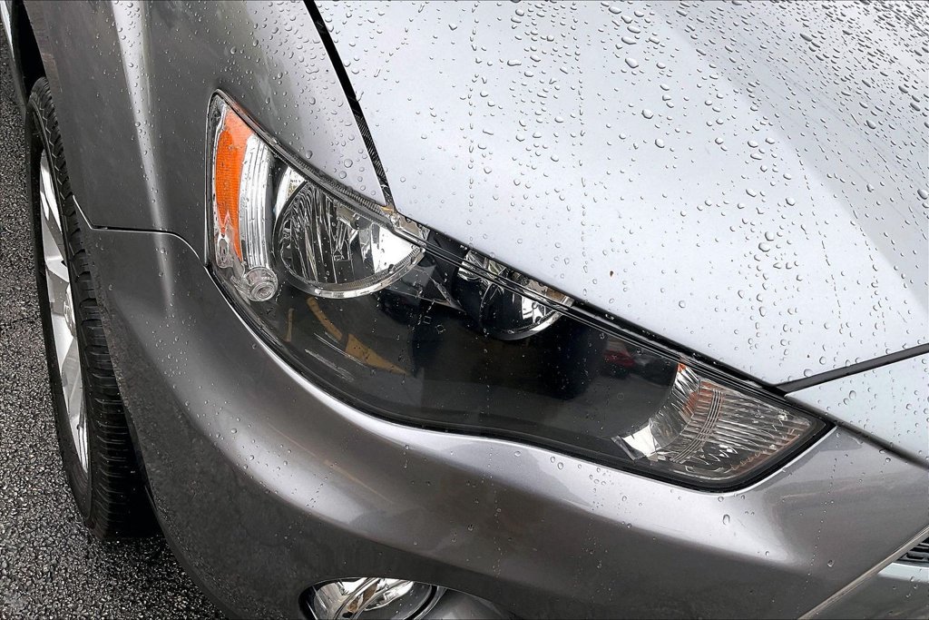 Used 2013 Mitsubishi Outlander SE AWD/4WD image 32
