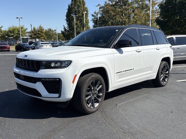 Used 2026 Jeep Grand Cherokee Limited AWD/4WD image 2