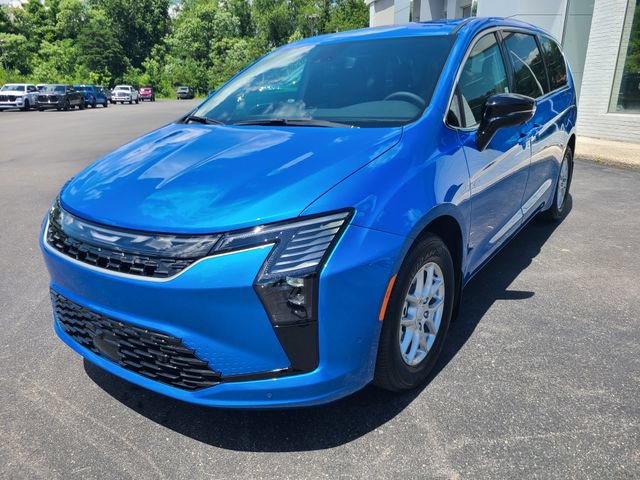 New 2027 Chrysler Pacifica Select FWD image 1