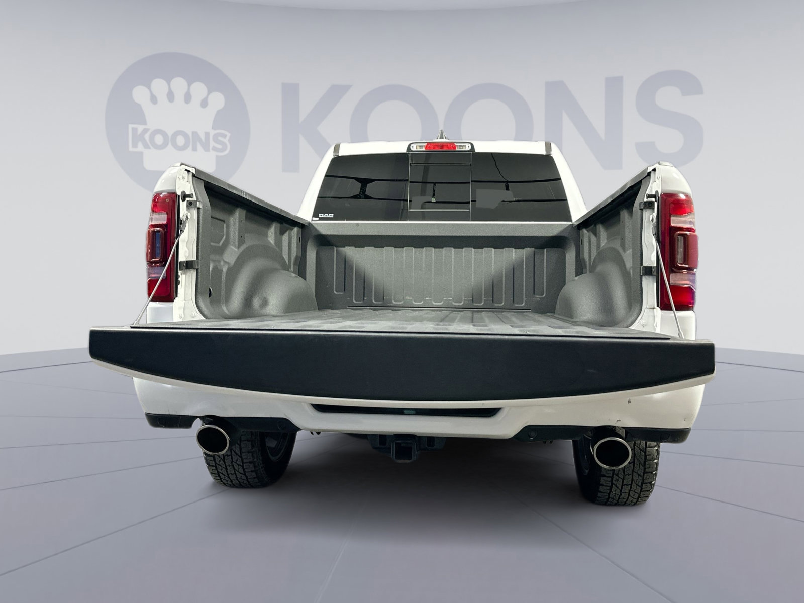 Used 2021 RAM 1500 Limited w/ Body Color Bumper Group image 30