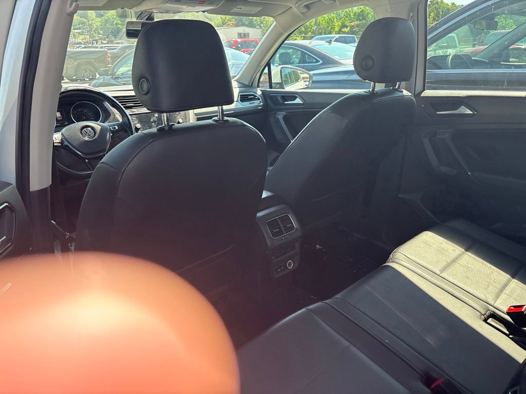 Used 2018 Volkswagen Tiguan SEL AWD/4WD image 12