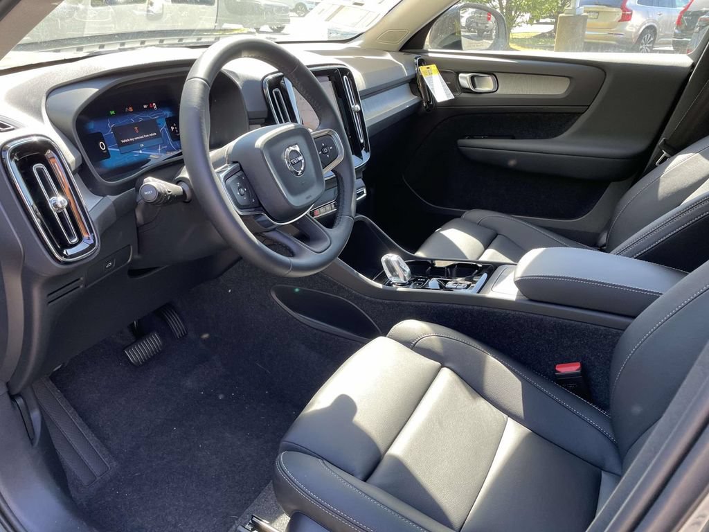 New 2026 Volvo XC40 B5 Ultra w/ Protection Package Premier AWD/4WD image 13