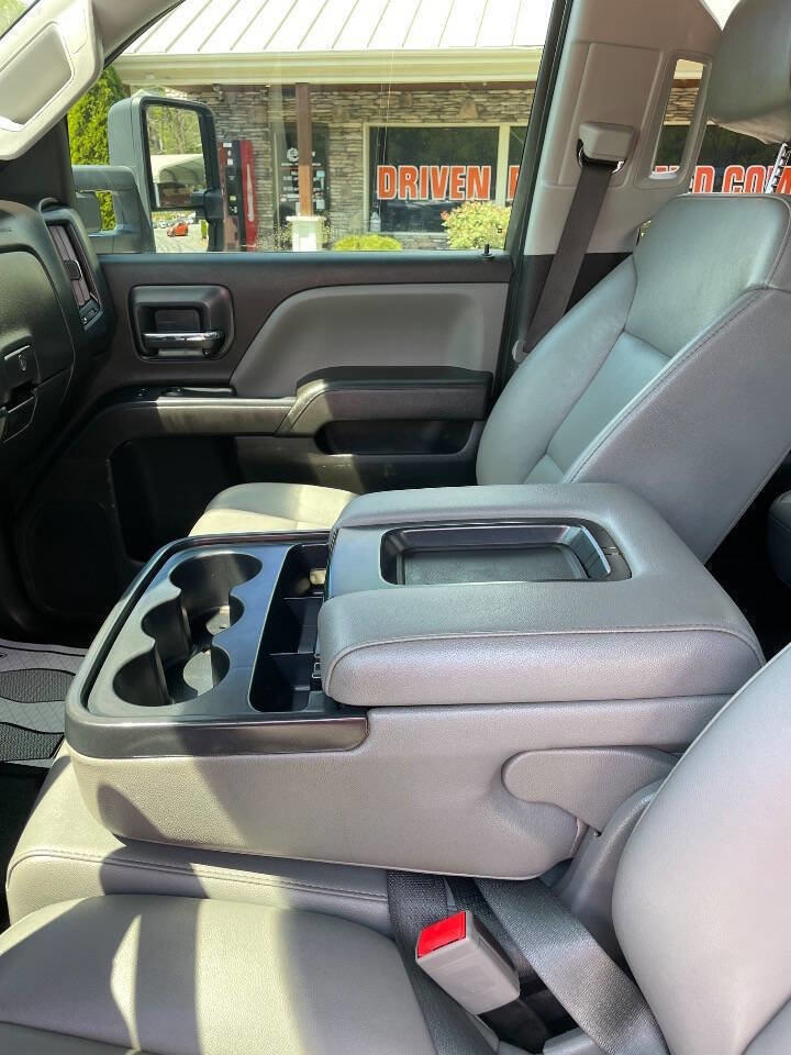 Used 2018 Chevrolet Silverado 2500 W/T w/ WT Convenience Package AWD/4WD image 22