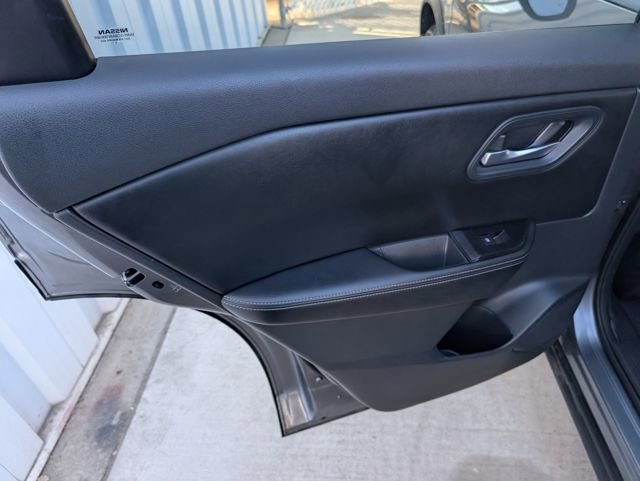 Used 2024 Nissan Rogue SV image 19