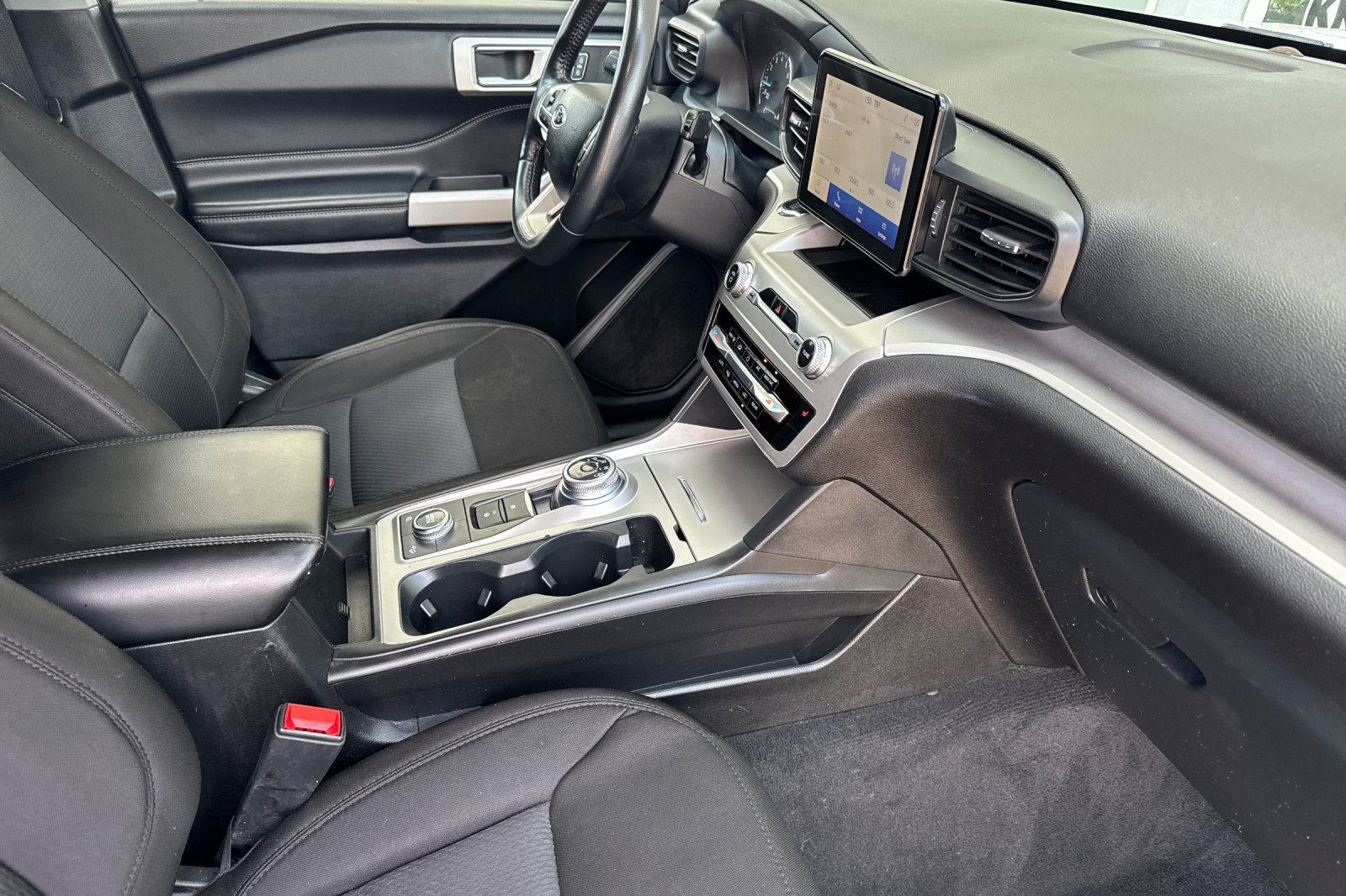 Used 2022 Ford Explorer XLT AWD/4WD image 15
