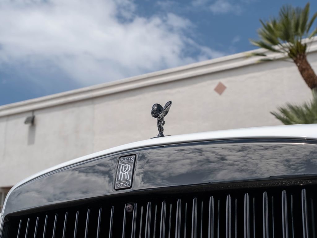 Used 2022 Rolls-Royce Cullinan Black Badge w/ Dark Exterior Package AWD/4WD image 7
