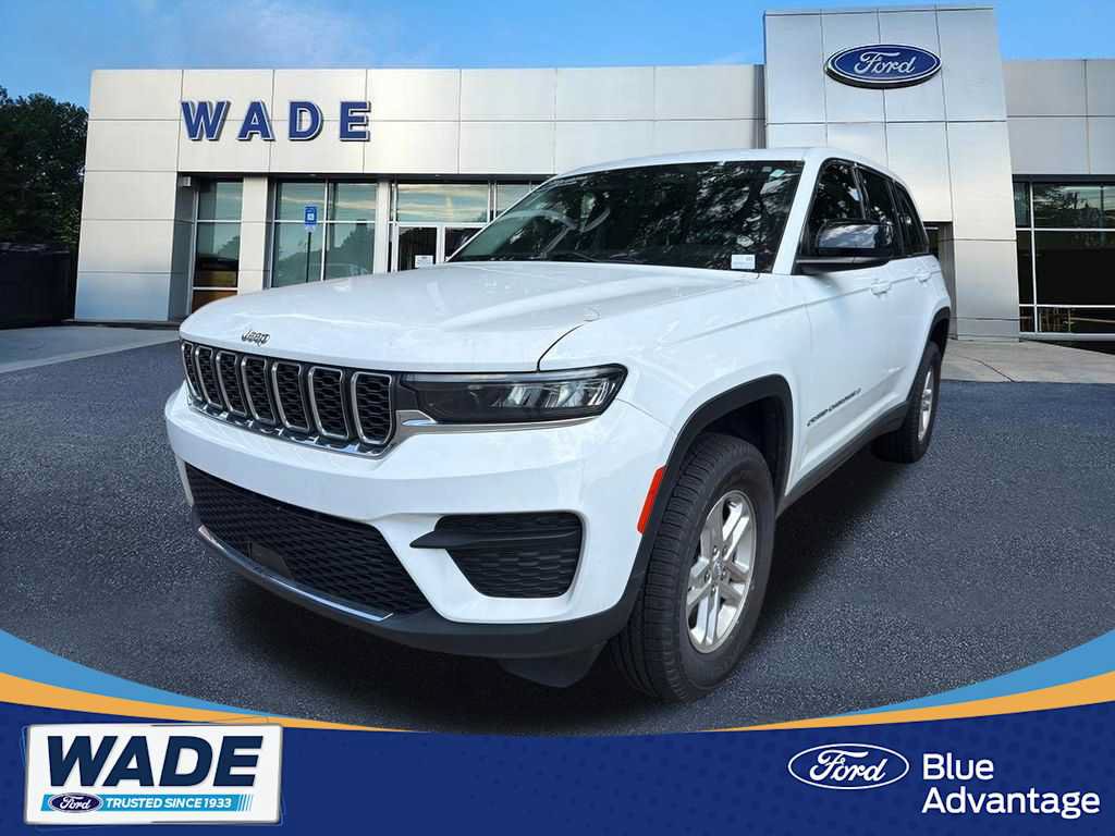Used 2022 Jeep Grand Cherokee Laredo w/ Luxury Tech Group I