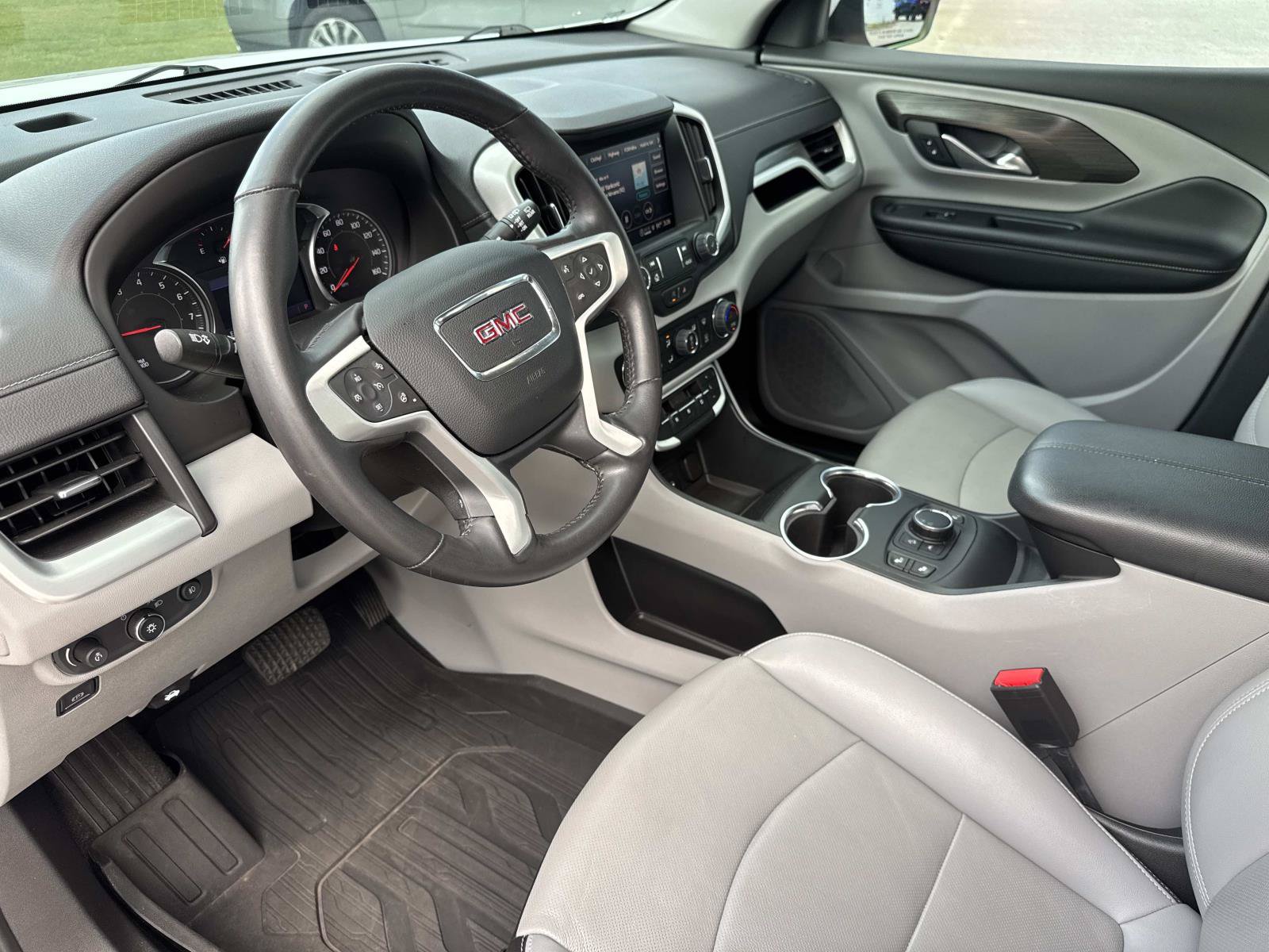 Used 2022 GMC Terrain SLT w/ LPO, Floor Liner Package FWD image 24