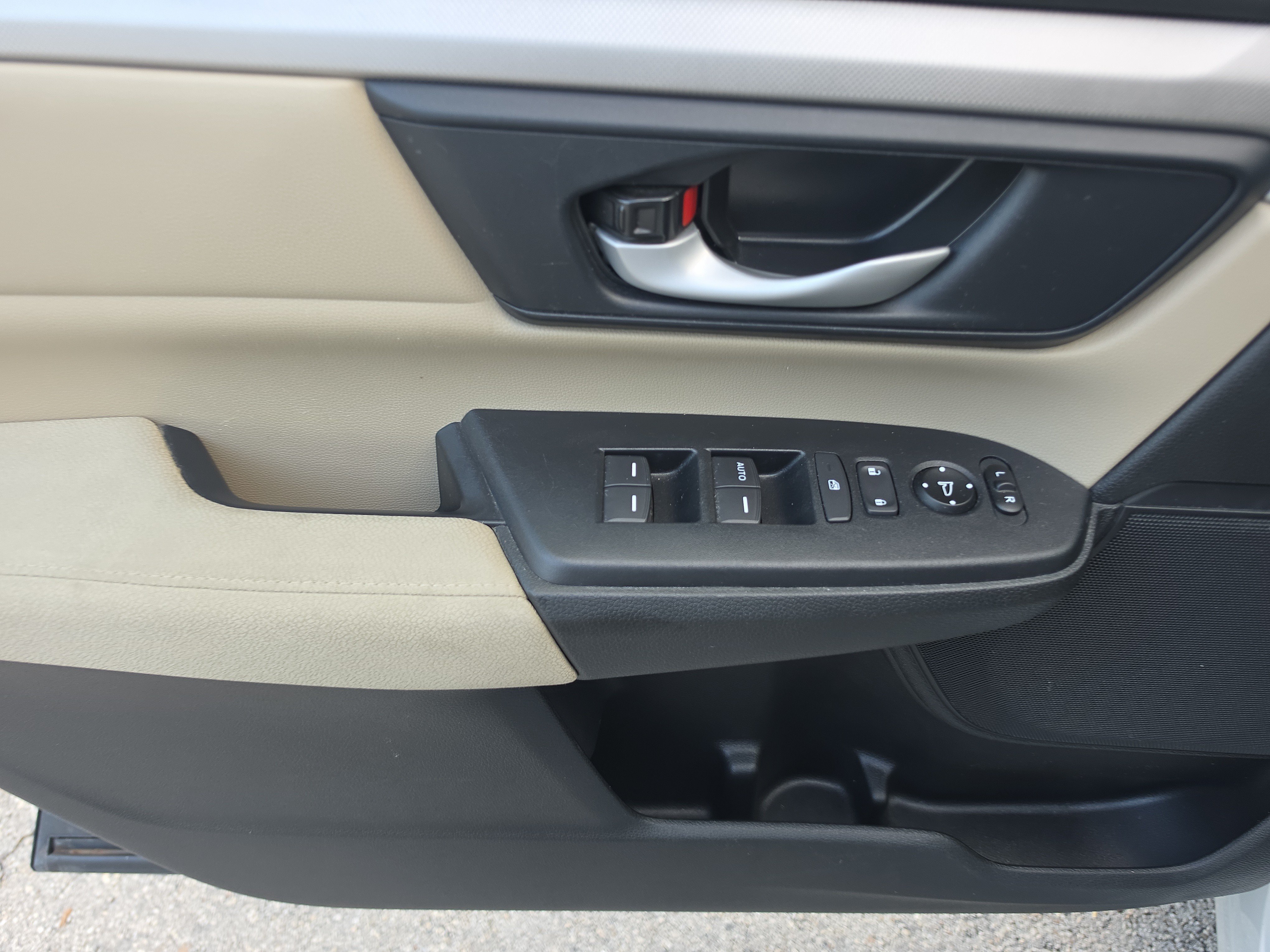 Used 2019 Honda CR-V LX image 16