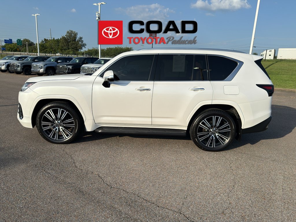 Used 2024 Lexus LX 600 4WD w/ Luxury Package image 2