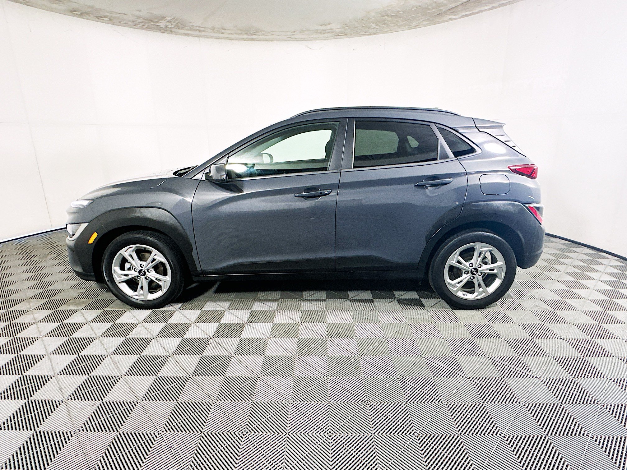 Used 2023 Hyundai Kona SEL FWD image 6