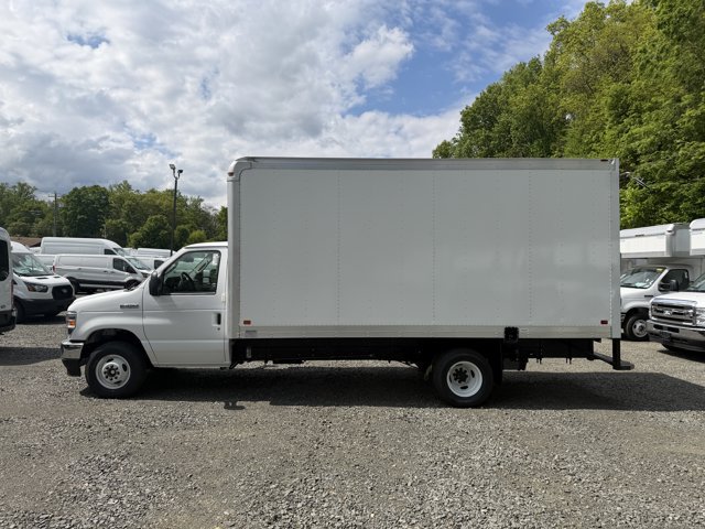New 2027 Ford E-450 and Econoline 450 Super Duty w/ Power Equipment Group RWD image 3