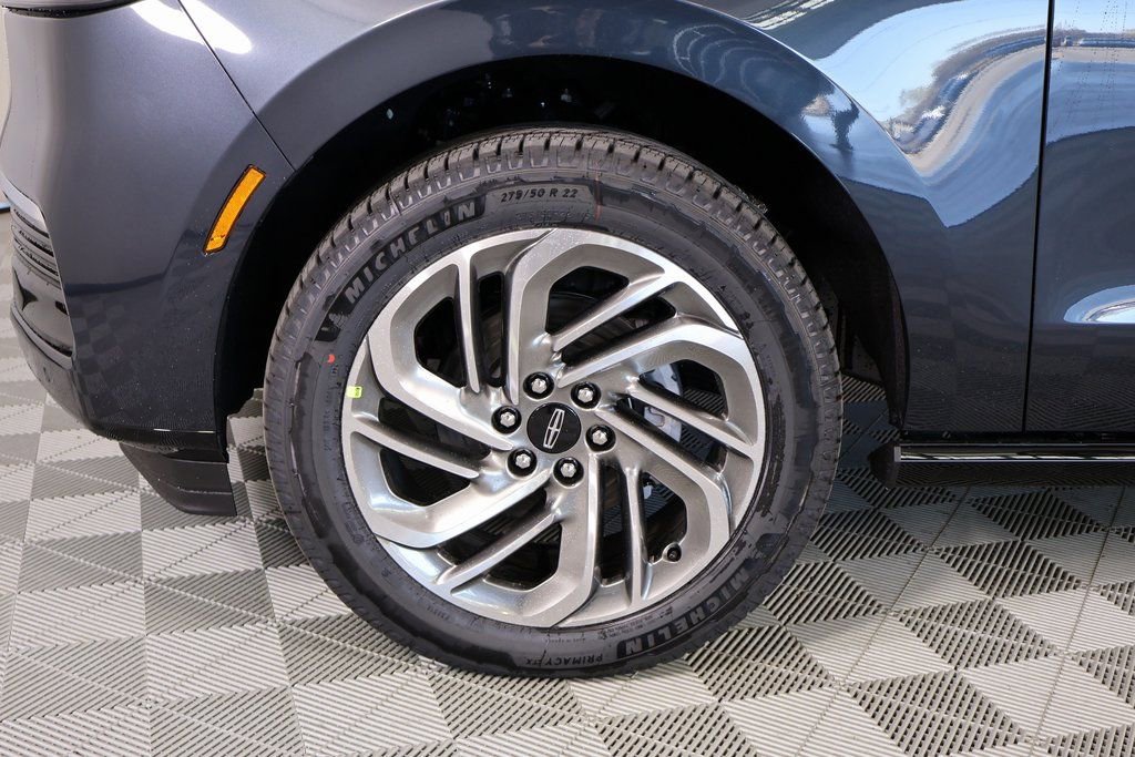 New 2025 Lincoln Navigator Reserve image 19