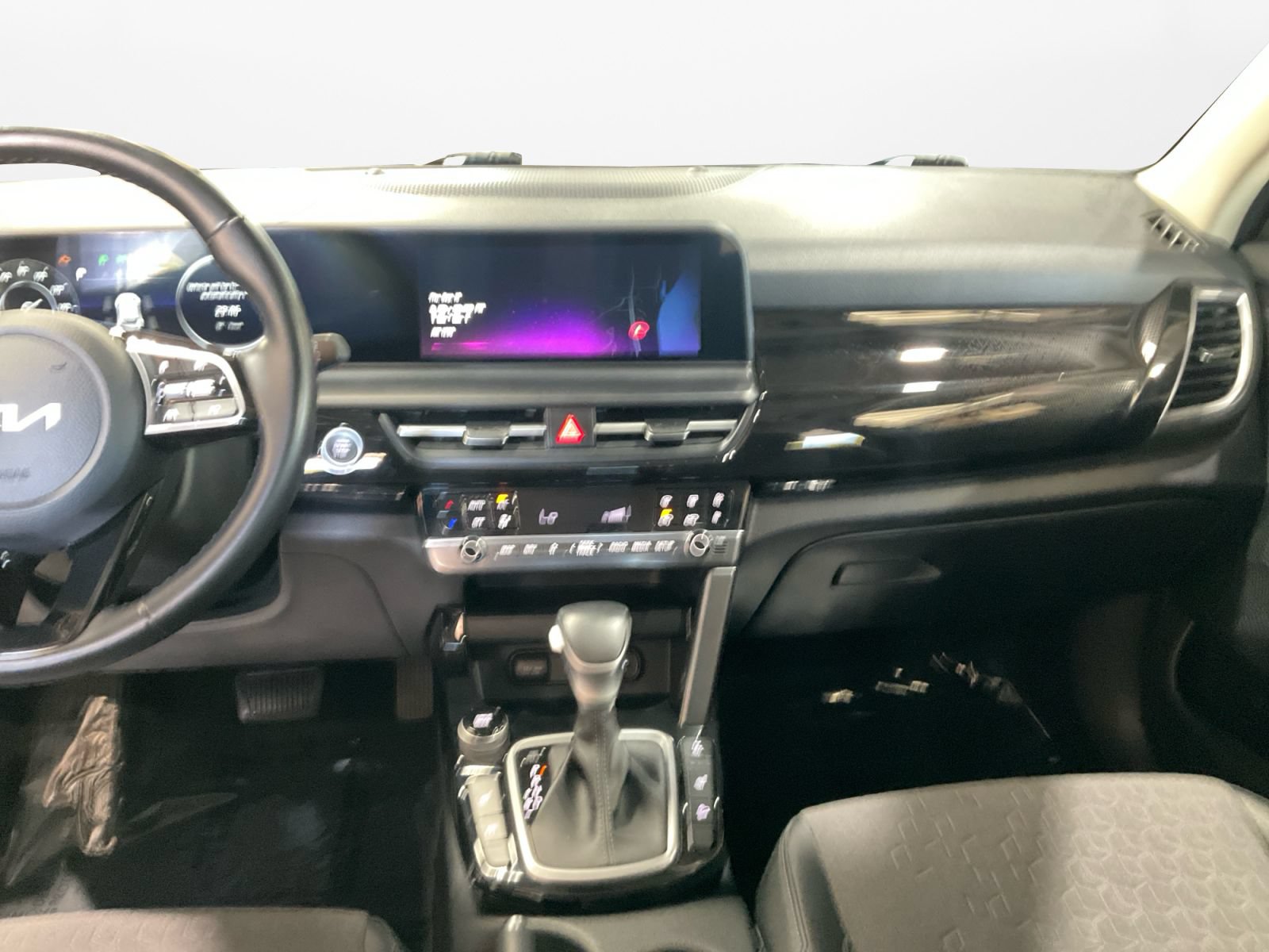 Used 2024 Kia Seltos X-Line AWD/4WD image 12