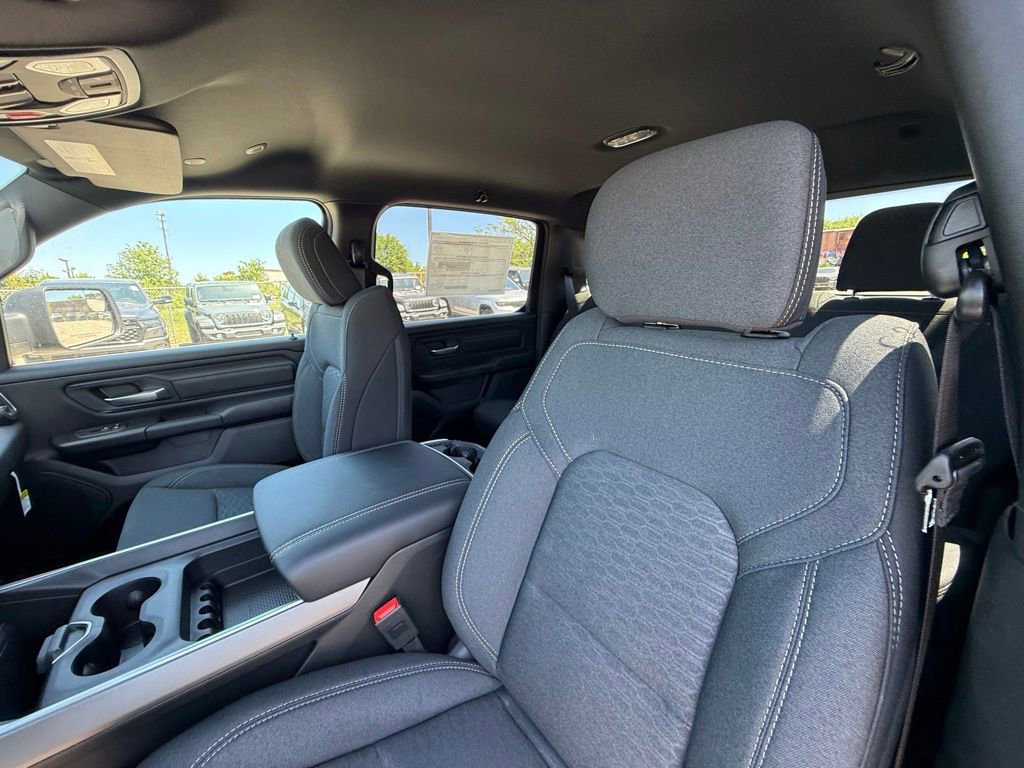 New 2026 RAM 1500 Express AWD/4WD image 13
