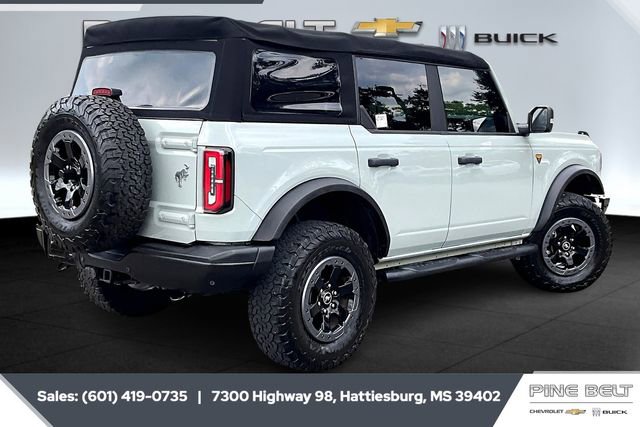 Used 2022 Ford Bronco Badlands image 11
