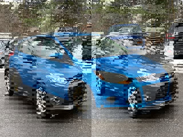 Used 2012 Ford Focus SEL w/ SEL/Titanium Winter Pkg image 17