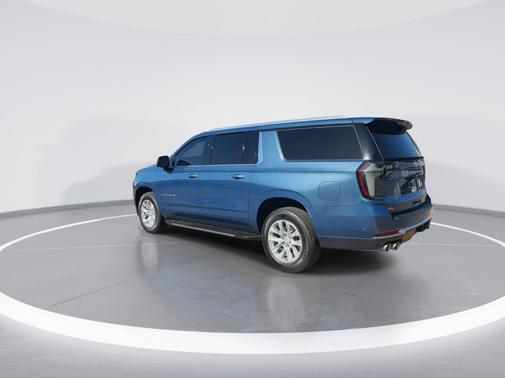 Used 2025 Chevrolet Suburban Premier AWD/4WD image 4