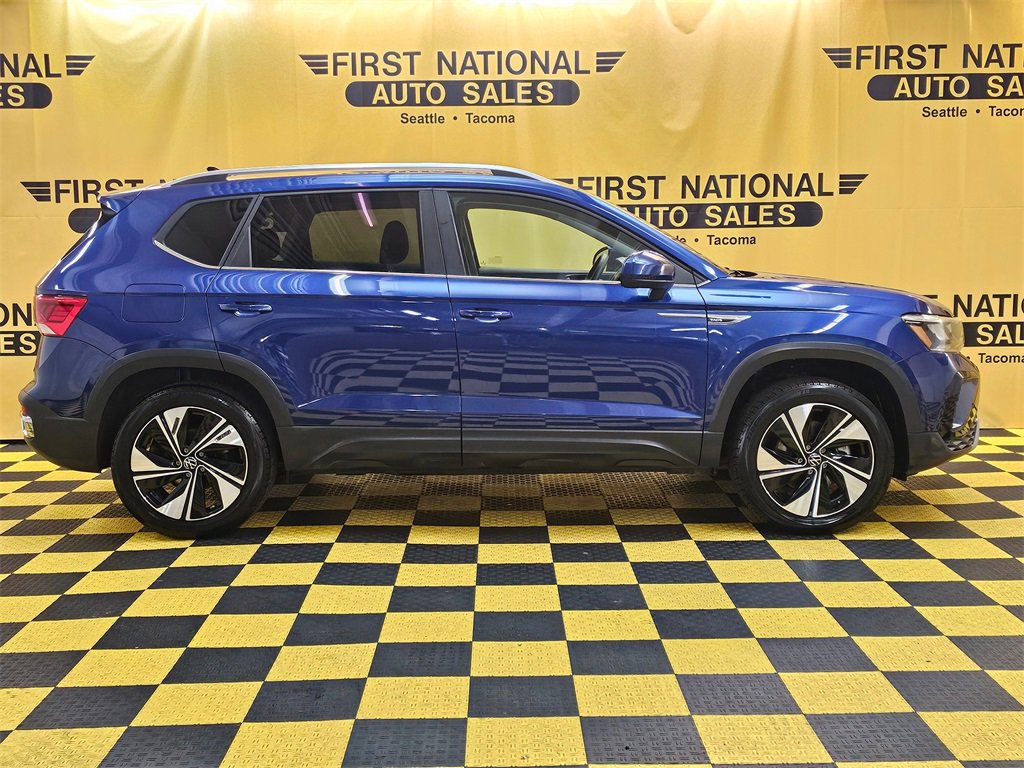 Used 2024 Volkswagen Taos SE image 2