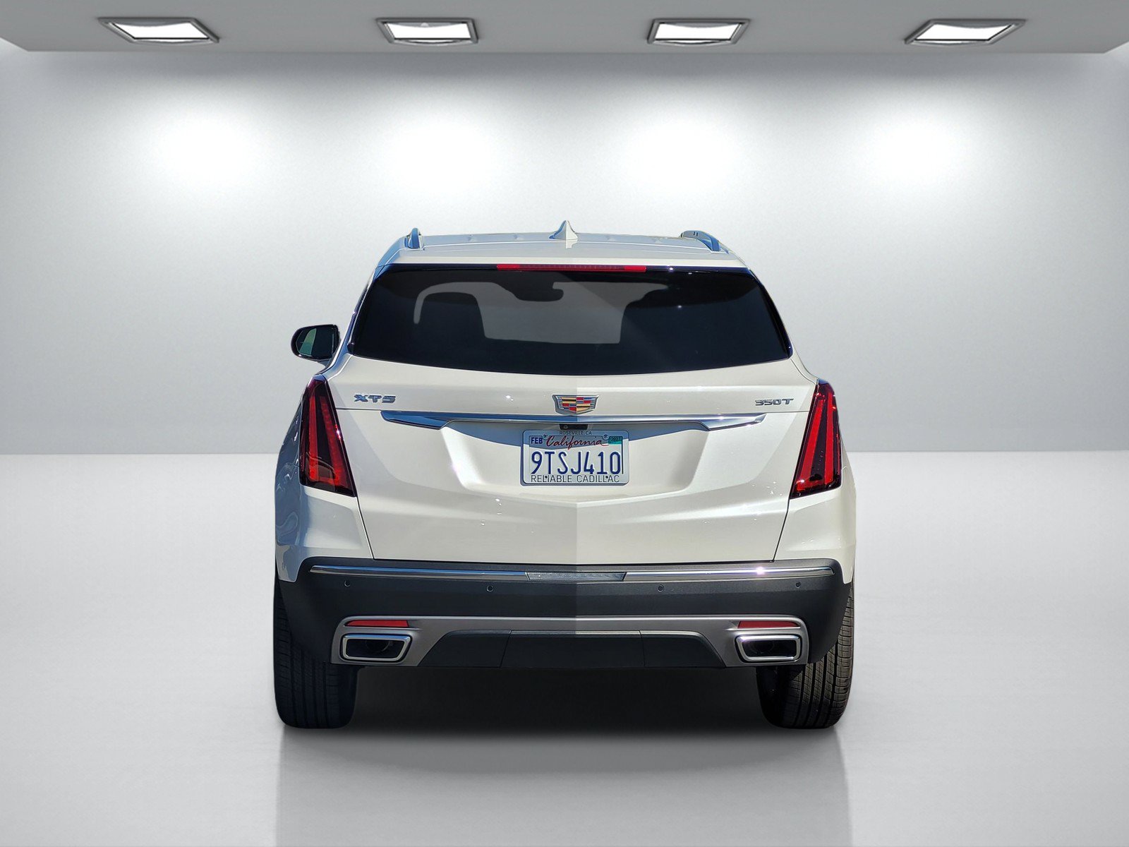 Used 2026 Cadillac XT5 Premium Luxury w/ Driver Assist Package FWD image 5