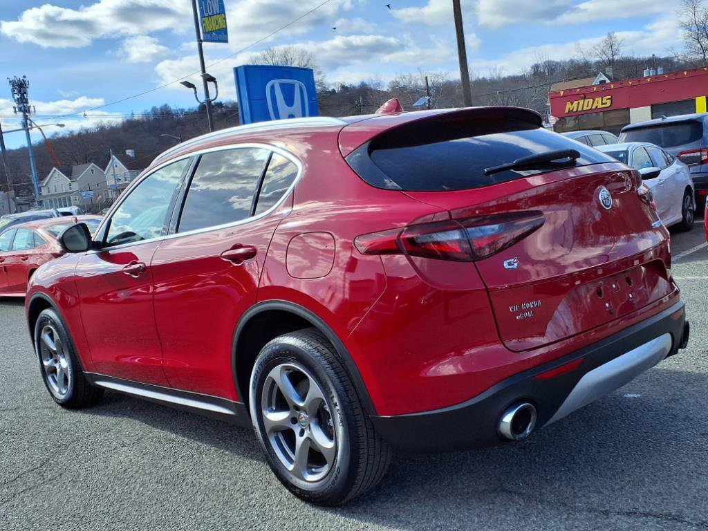 Used 2021 Alfa Romeo Stelvio Sprint AWD/4WD image 7