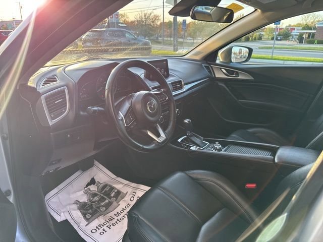 Used 2018 MAZDA MAZDA3 Touring FWD image 9