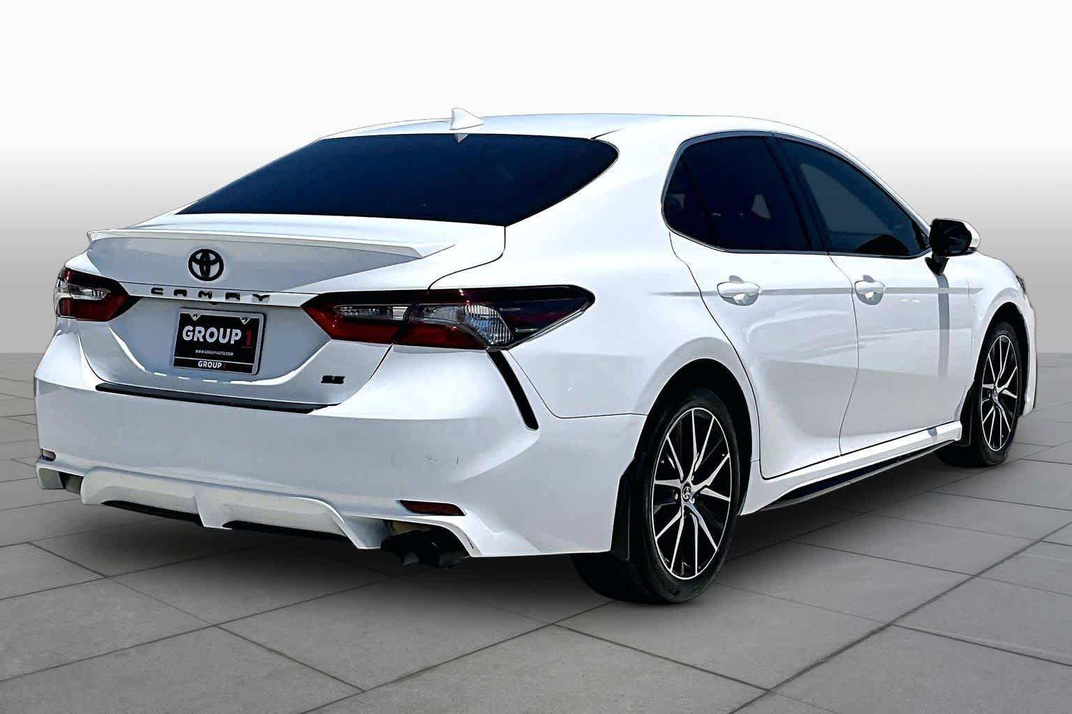 Used 2023 Toyota Camry SE w/ Convenience Package FWD image 13
