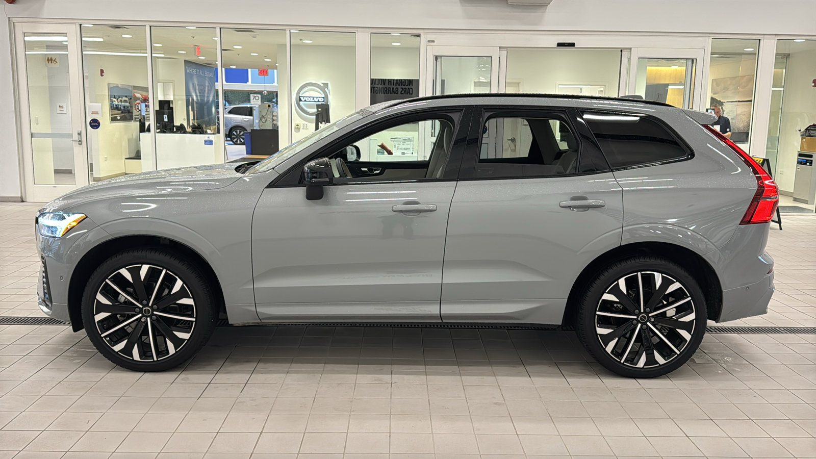 Used 2026 Volvo XC60 B5 Ultra AWD/4WD image 8