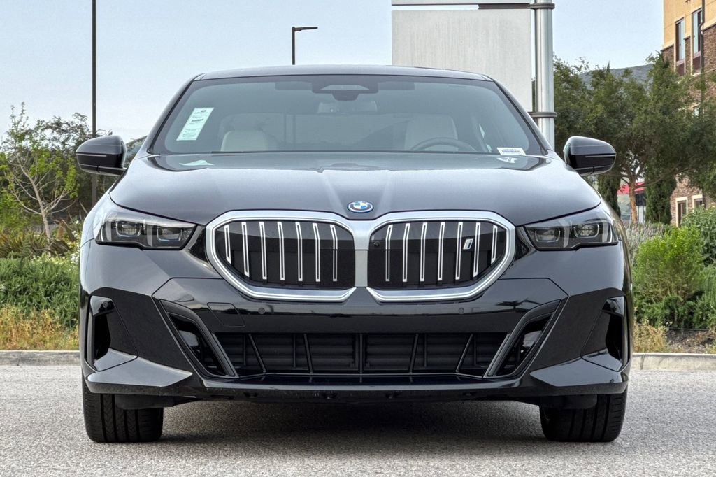 Used 2024 BMW i5 eDrive40i w/ M Sport Package image 8