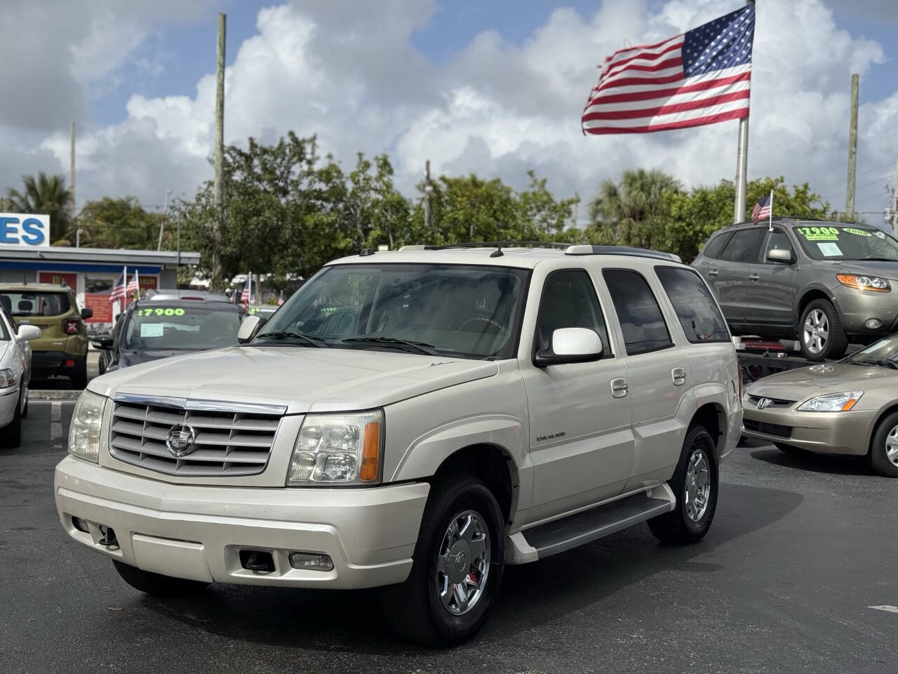 Used 2005 Cadillac Escalade 2WD image 1