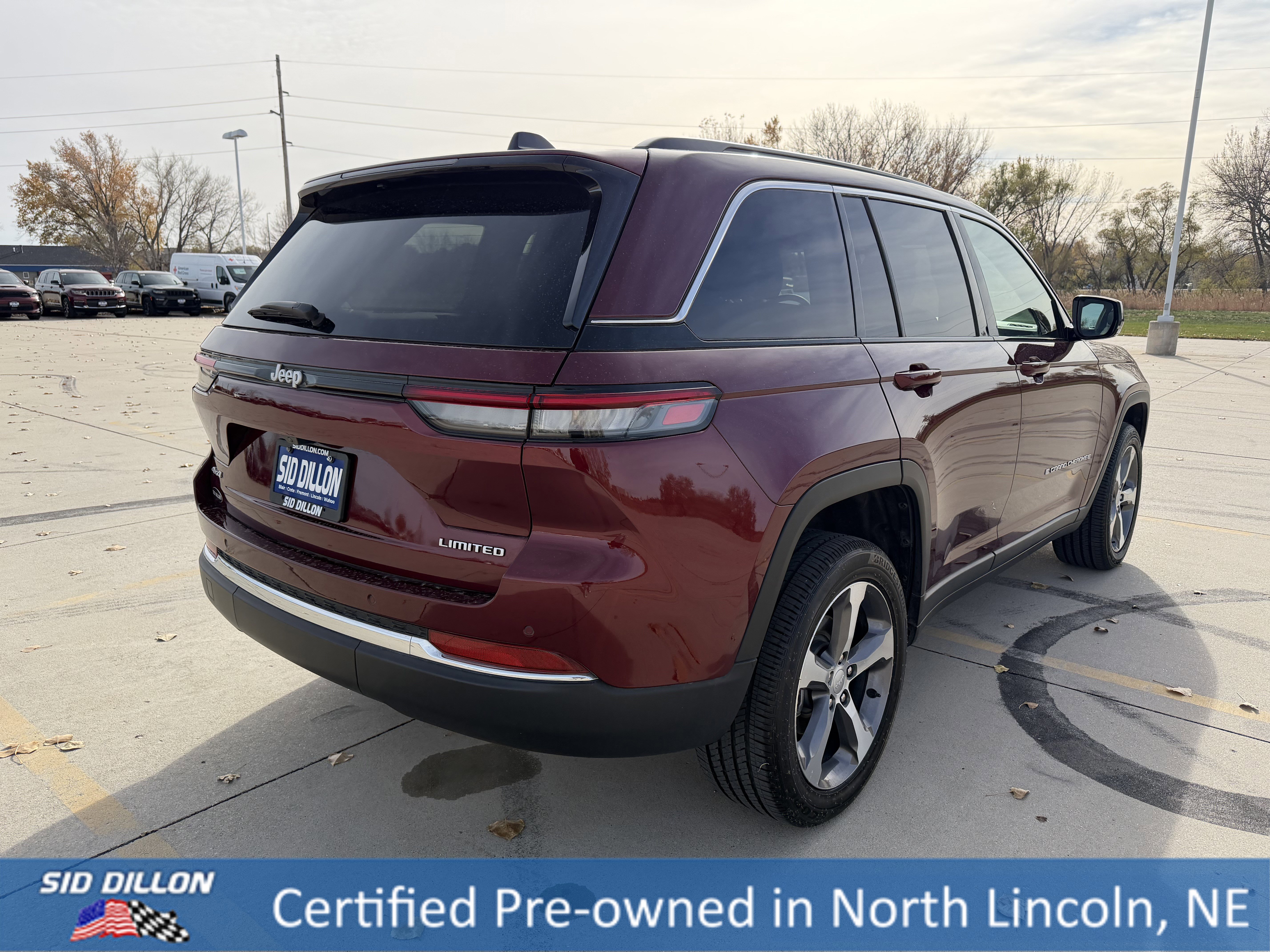 Used 2025 Jeep Grand Cherokee Limited image 8