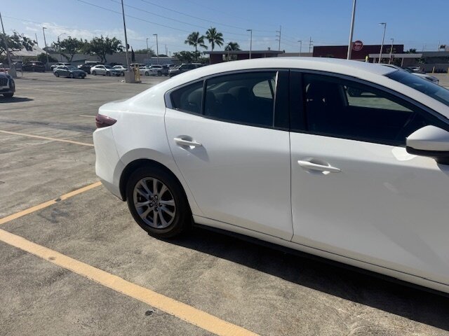 Used 2021 MAZDA MAZDA3 s FWD image 11