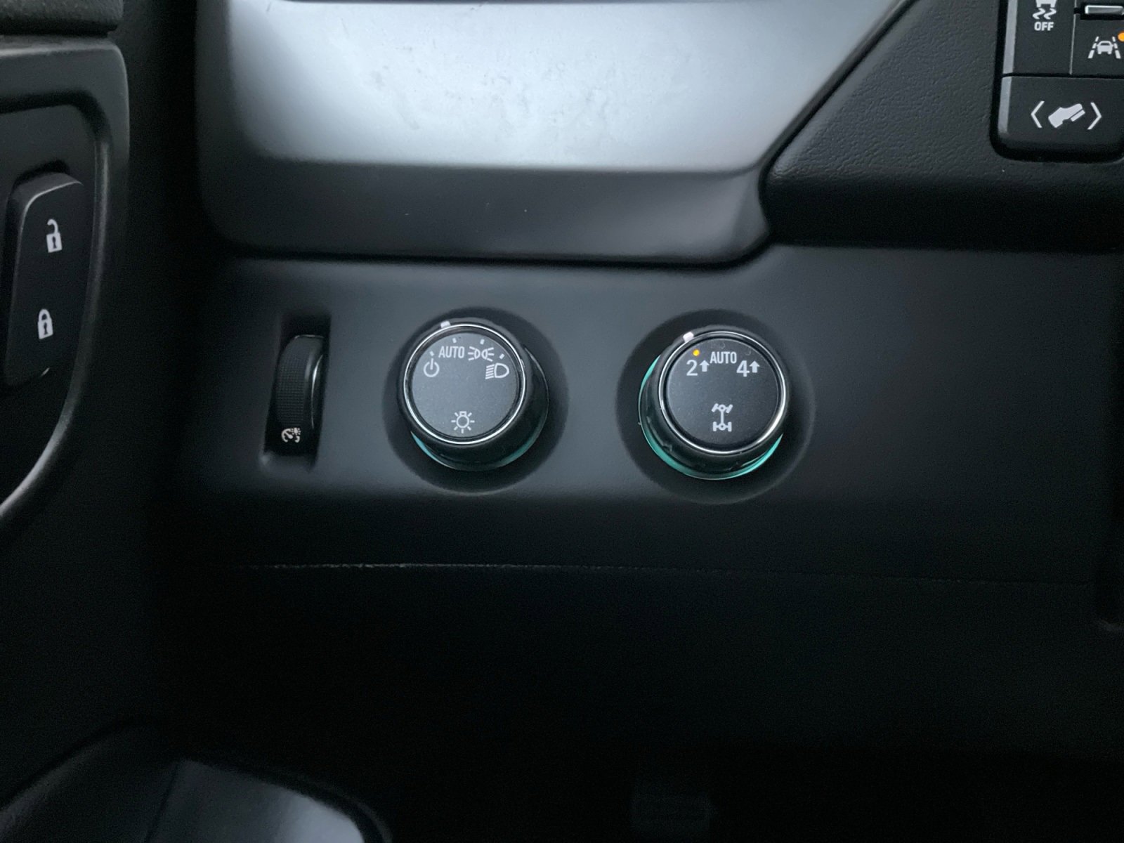 Used 2017 Chevrolet Tahoe LT image 21