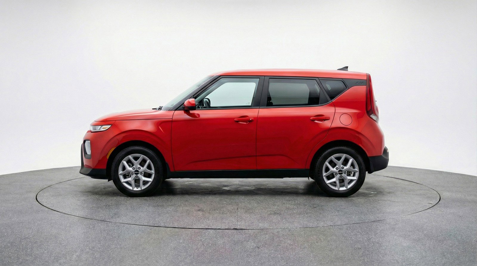 Used 2025 Kia Soul LX w/ LX Technology Package image 5