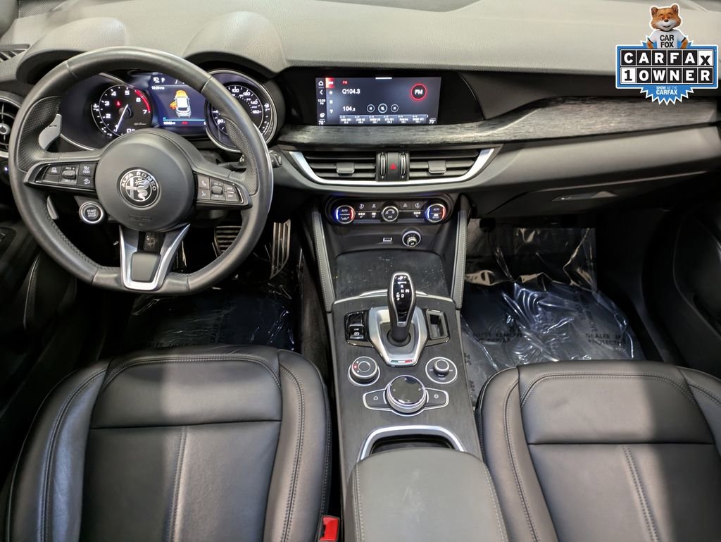 Used 2023 Alfa Romeo Stelvio Sprint image 23