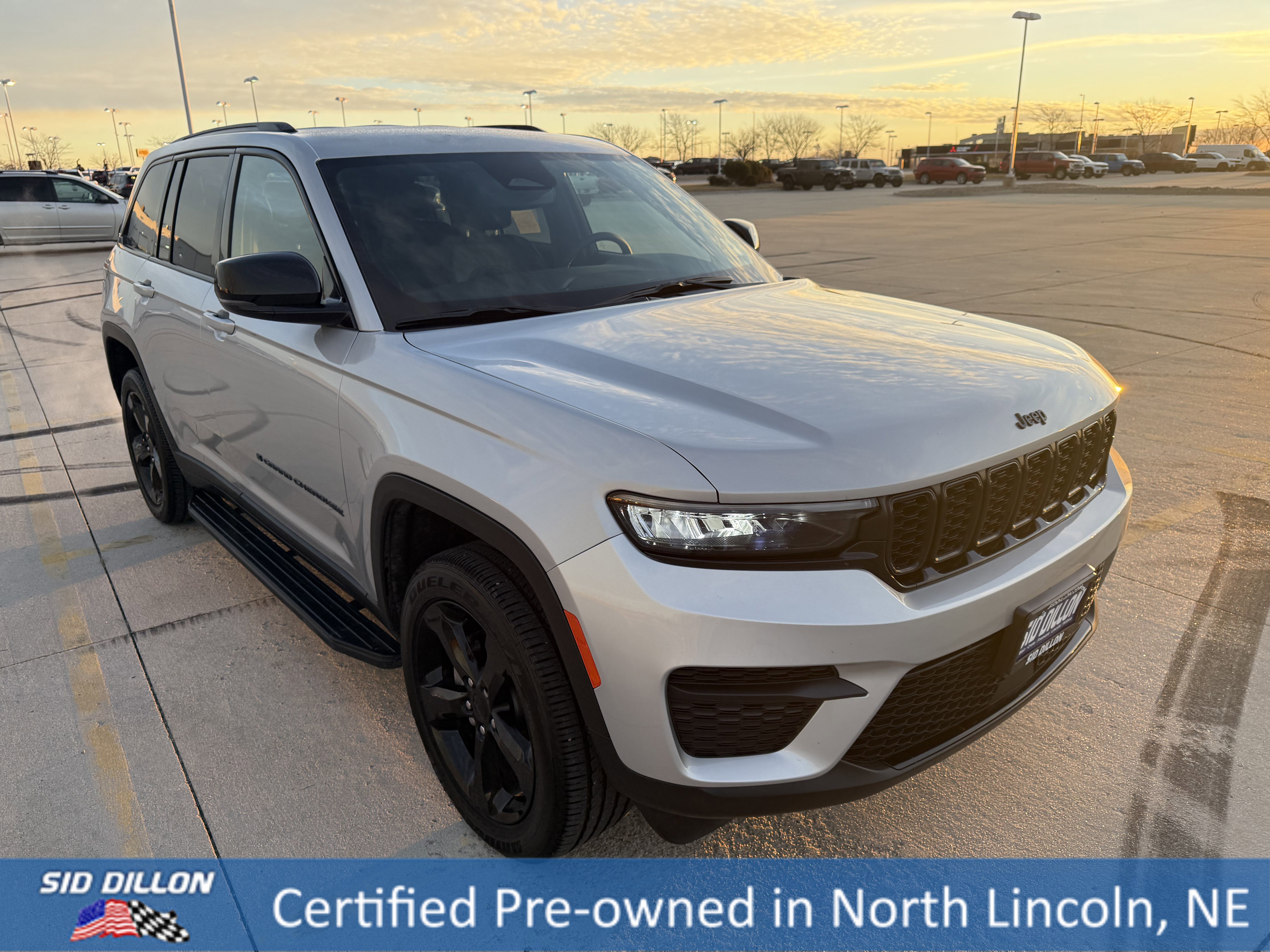 Used 2024 Jeep Grand Cherokee Altitude image 6