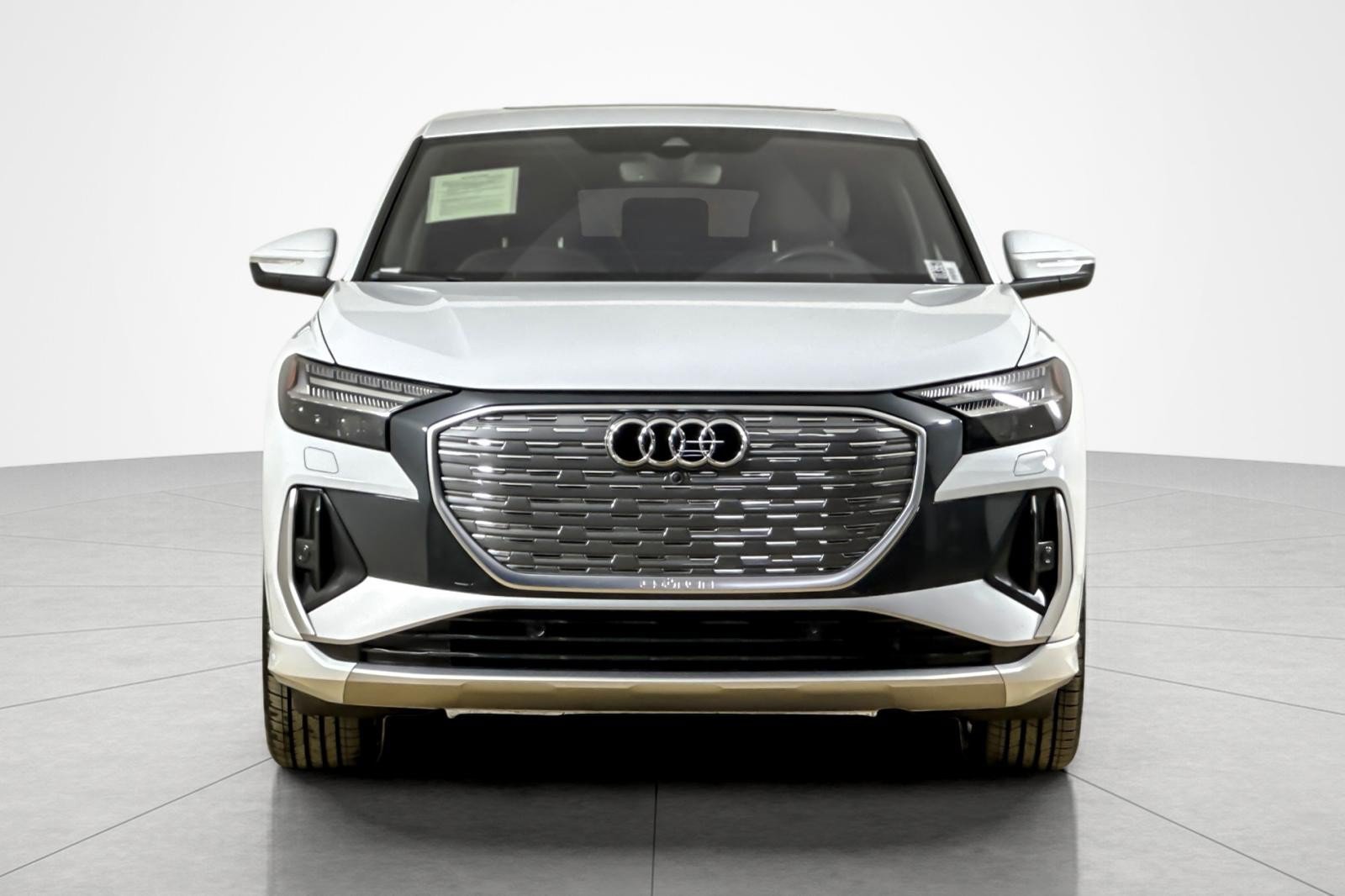 Used 2024 Audi Q4 e-tron Prestige AWD/4WD image 8