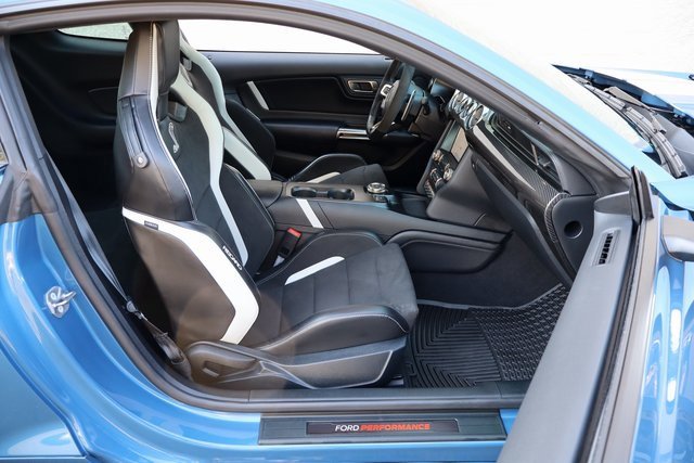 Used 2021 Ford Mustang Shelby GT500 w/ Carbon Fiber Track Pack image 36