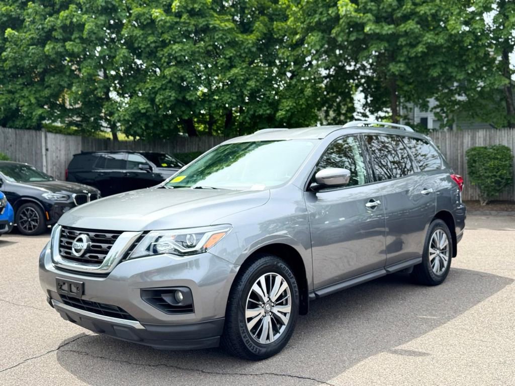 Used 2020 Nissan Pathfinder SV AWD/4WD image 2